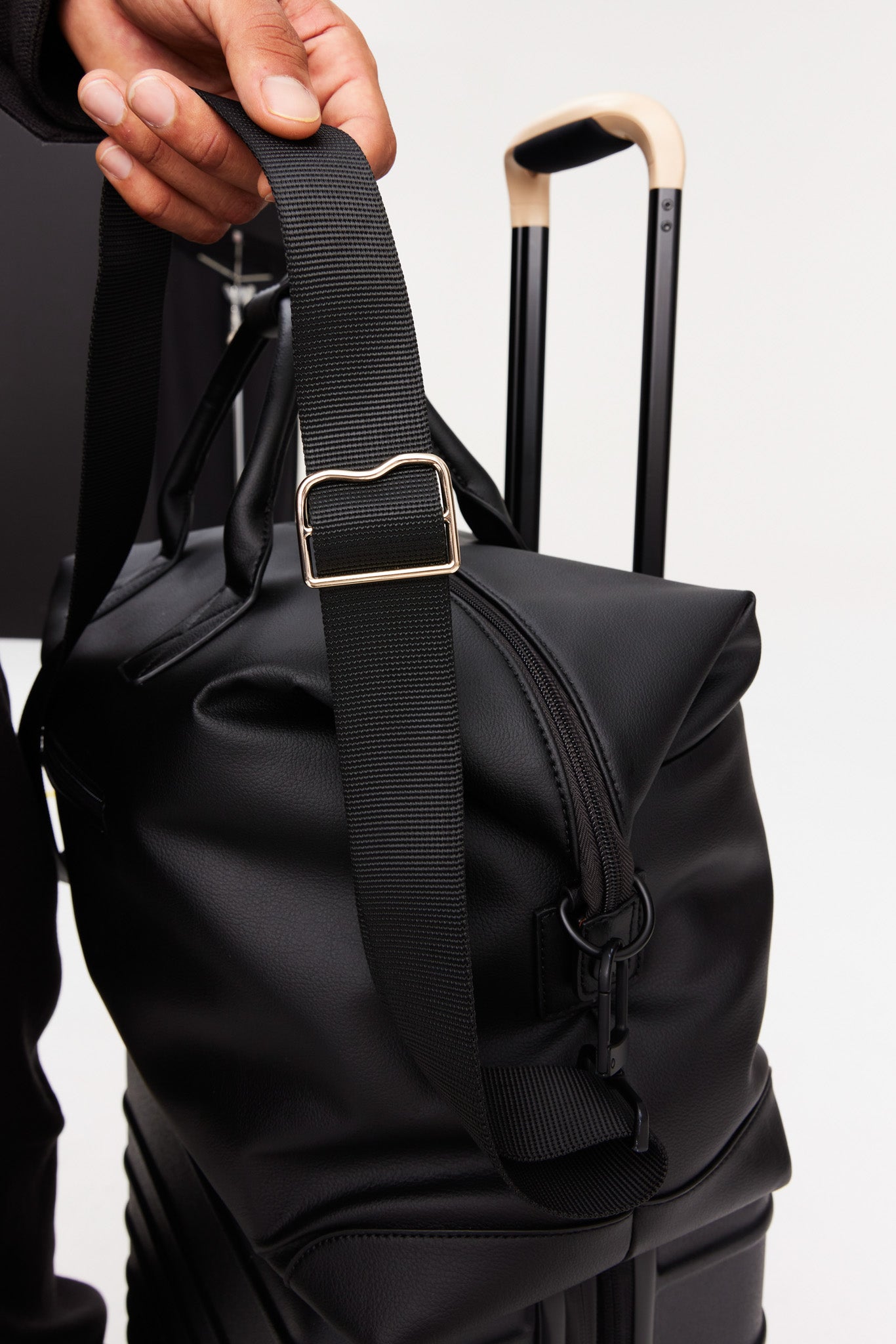 Resale The Premium Duffle in Black - Image 9