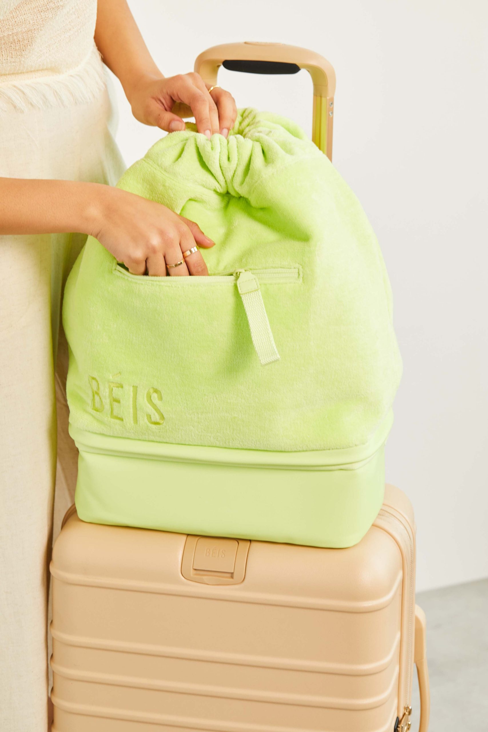Resale The Terry Backpack Cooler in Citron - Image 4